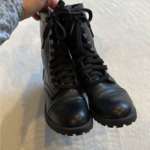 Arizona- AZ Jones Pewter Combat Boots - Picture 5 of 12